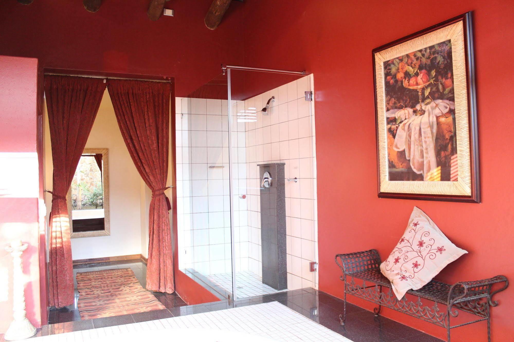 Lombardy Boutique Hotel & Conference Venue Pretoria-Noord Exteriör bild
