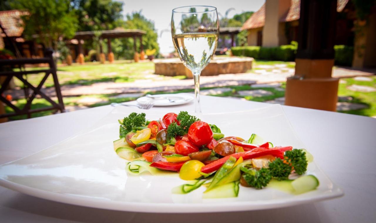 Lombardy Boutique Hotel & Conference Venue Pretoria-Noord Exteriör bild