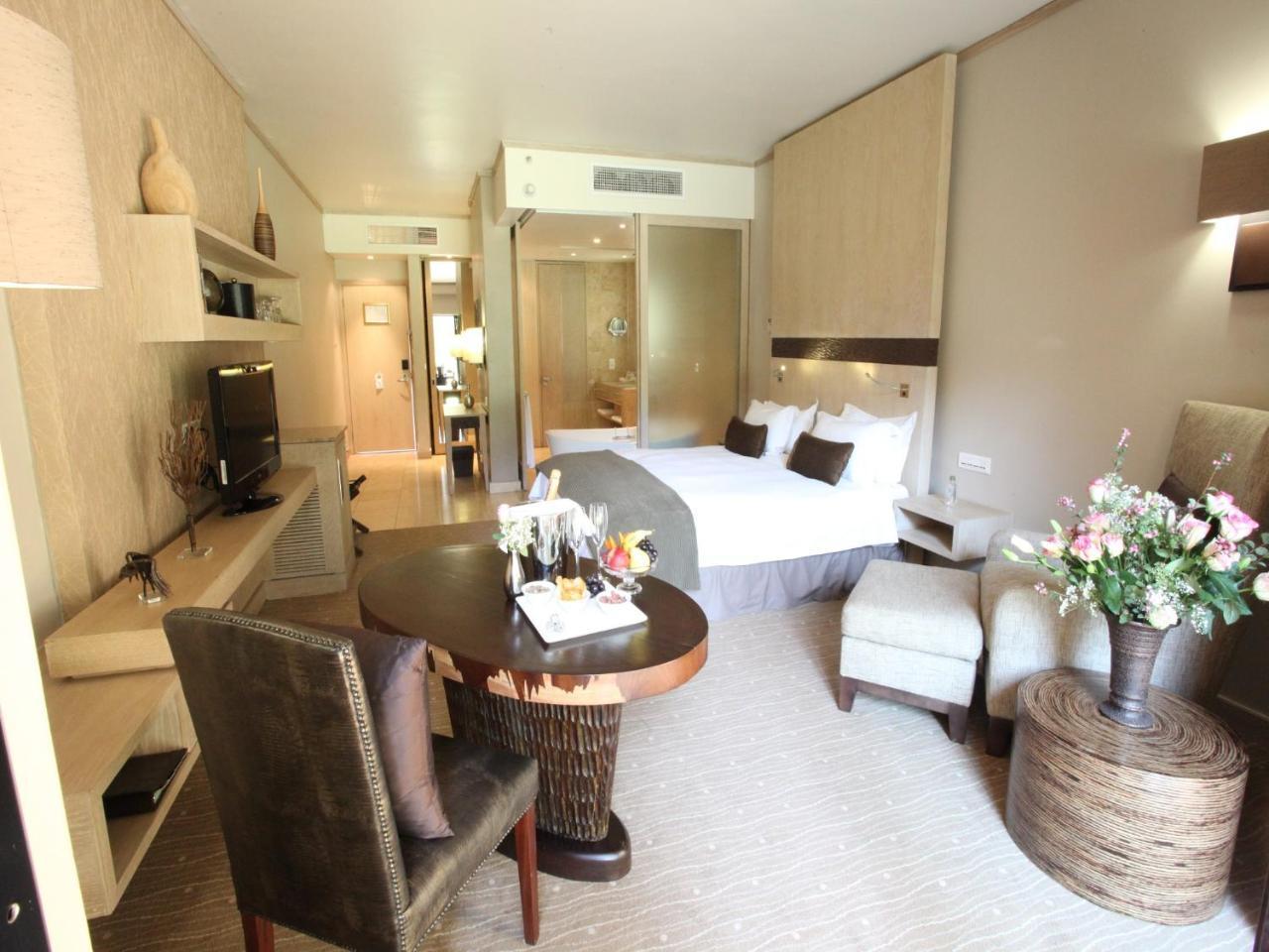 Lombardy Boutique Hotel & Conference Venue Pretoria-Noord Exteriör bild